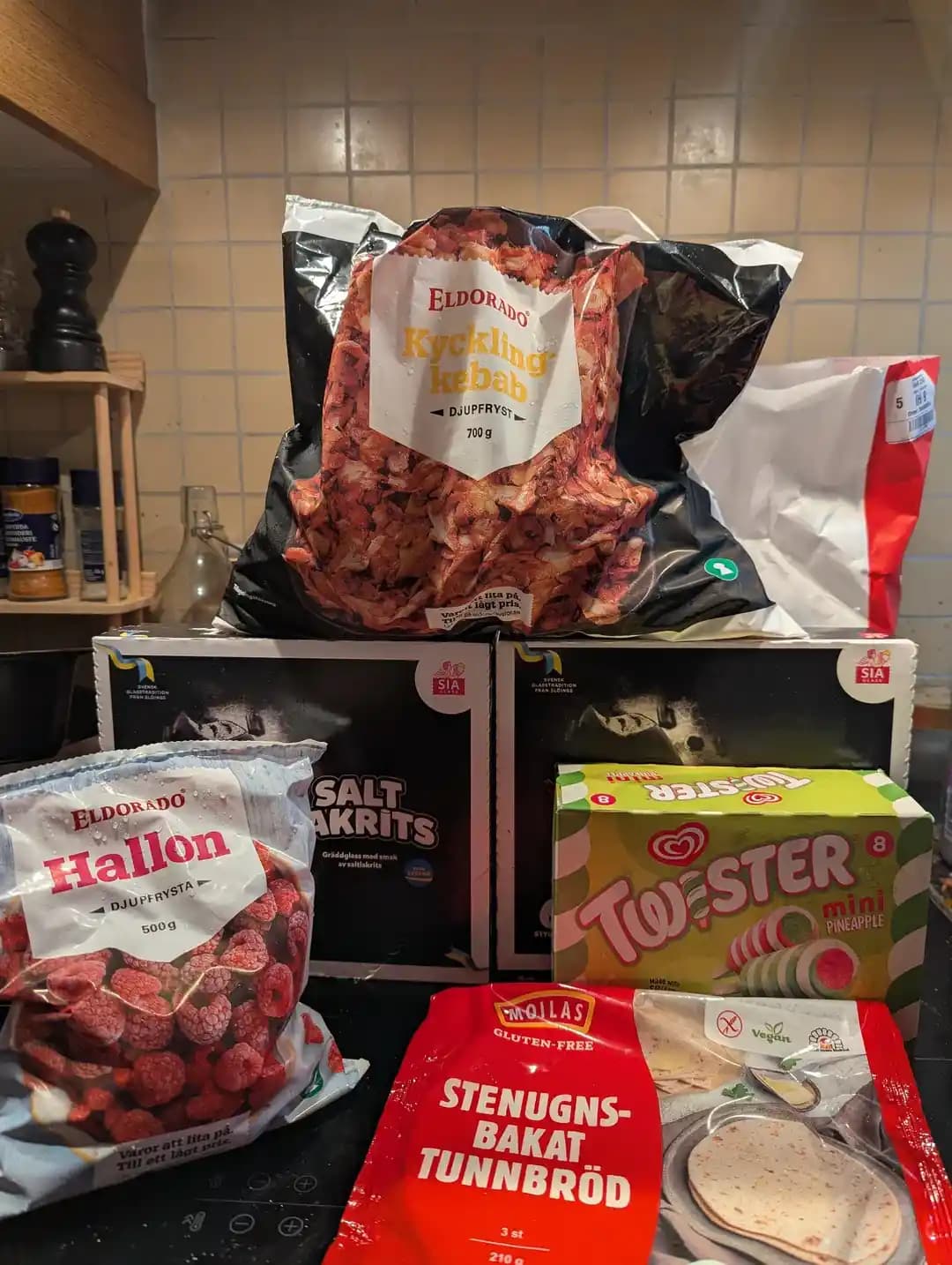 İsveç'te Willys Online Teslimatı ile Temel Gıda Stoku ve Ekonomik Alışveriş