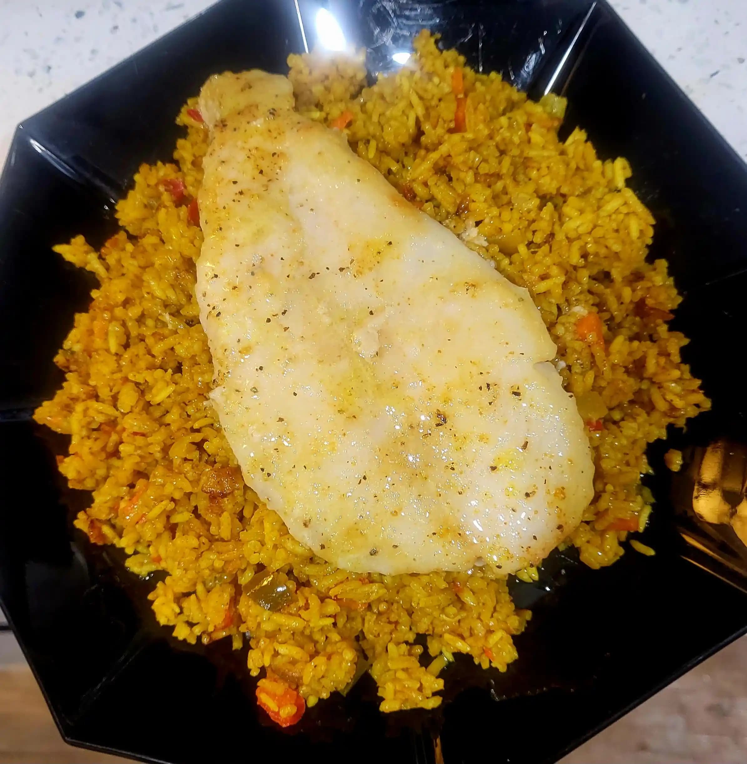 Limon Biberli Tereyağlı Balık ve Köri Soslu Pirinç Tarifinin Detaylı Hazırlanışı