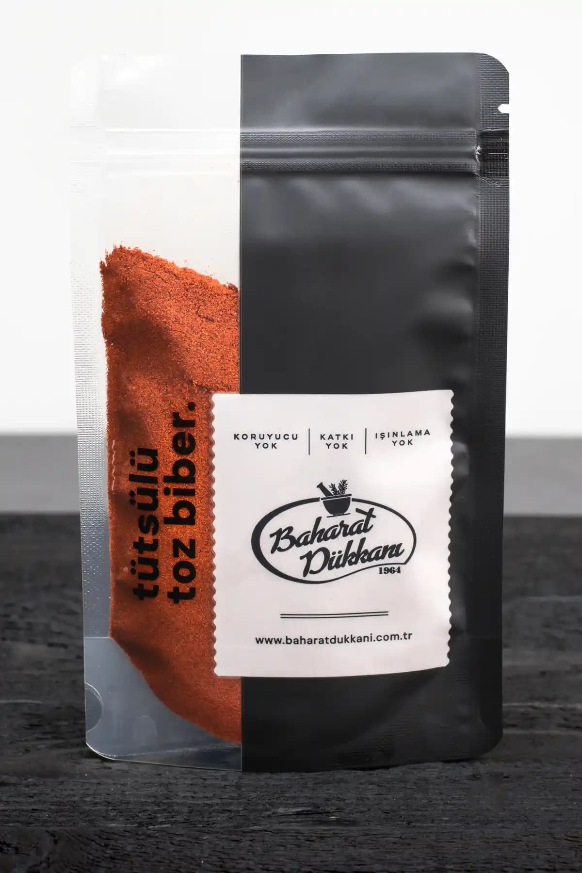 Baharat Dükkanı Tütsülen Tatlı Toz Biber 60gr: Dumanlı Aroma ile Yemeğe Derinlik Katıyor