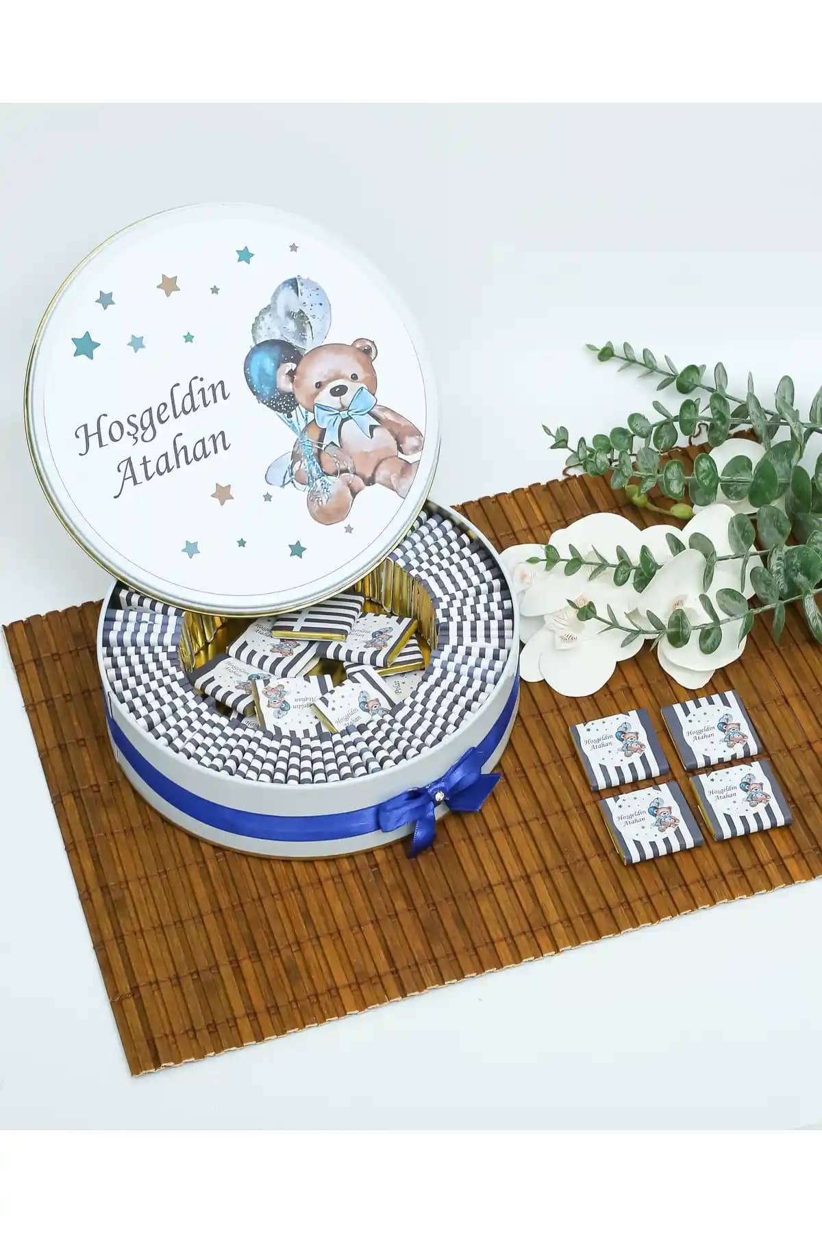 Kişiye Özel Ayıcık Konseptli Hoş Geldin Bebek Çikolata Seti – 100 Adetlik Özel Kutulu Hediye