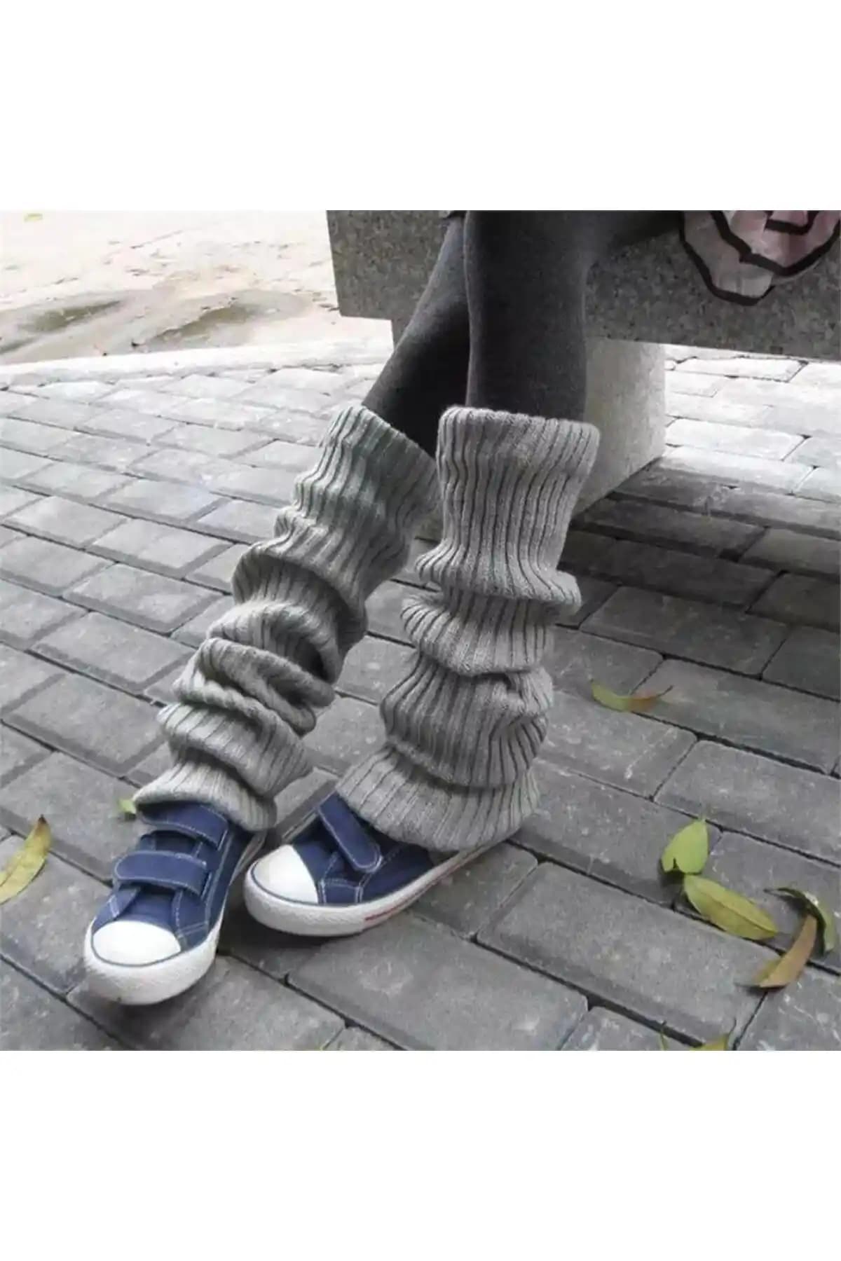 Köstebek Düz Gri Kışlık Kalın Bol Tozluk: Isı ve Konfor Sunan Dayanıklı Günlük Aksesuarı