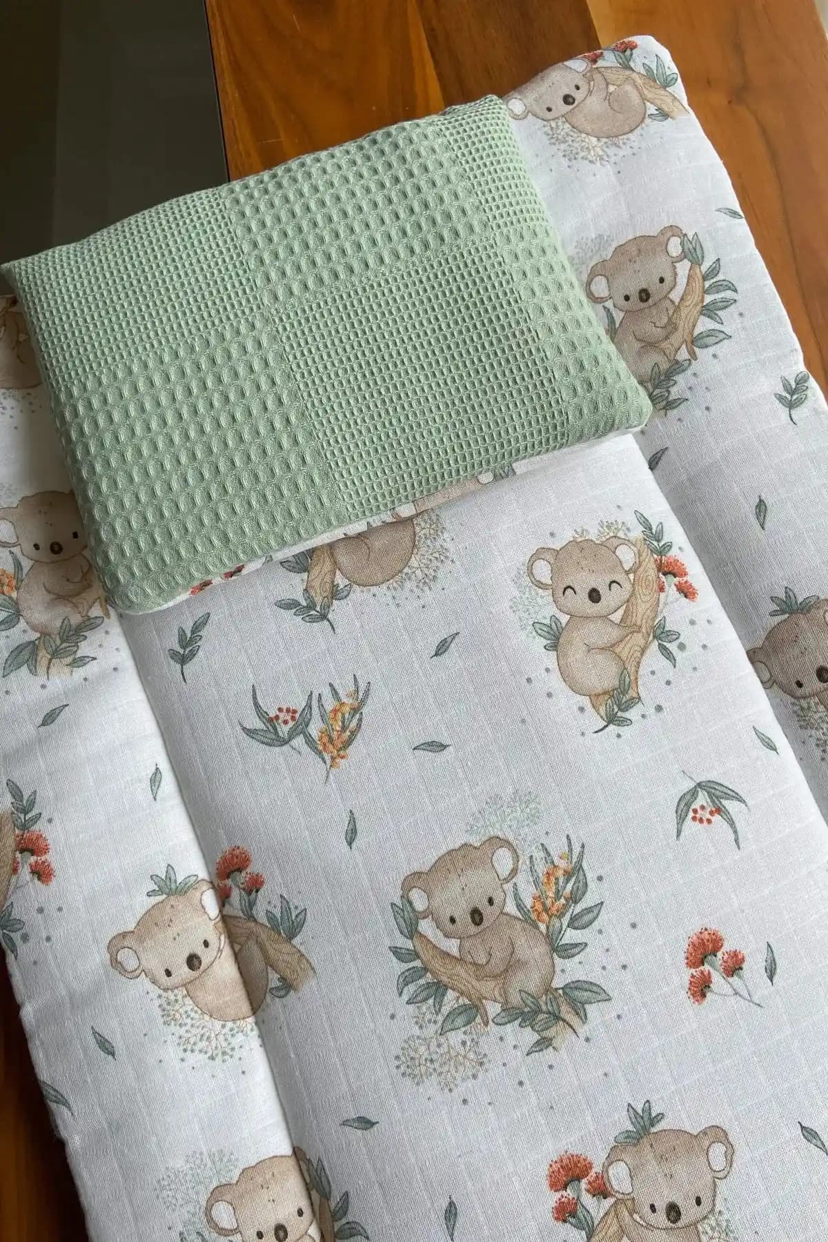 Montefair Koala Çağla Yeşili Yastıklı Yıkanabilir Elyaf Dolgulu Alt Açma Minderi