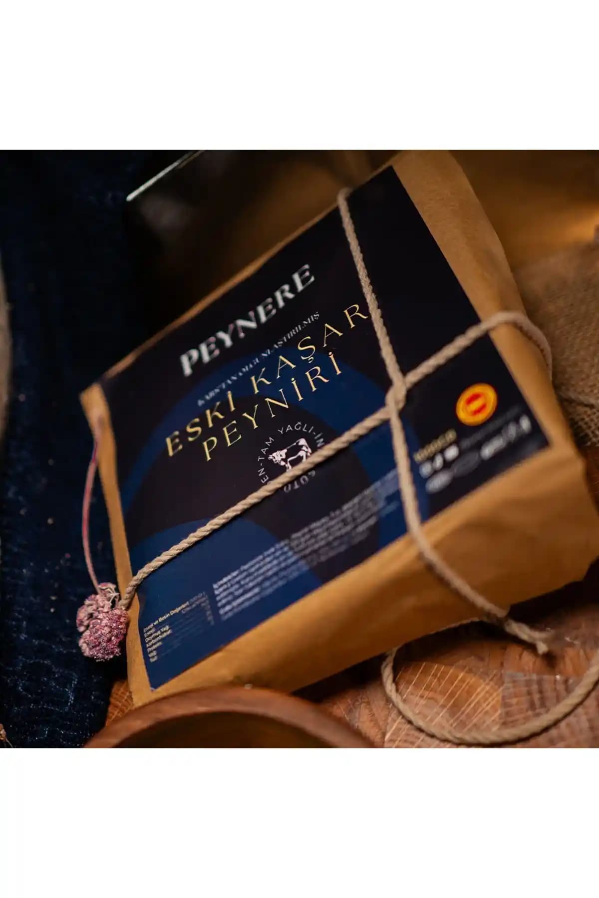 Organik Şarküteri Kars Eski Kaşar Peyniri 1Kg: Dengeli Tat, Erimeye Uygun Dokuda