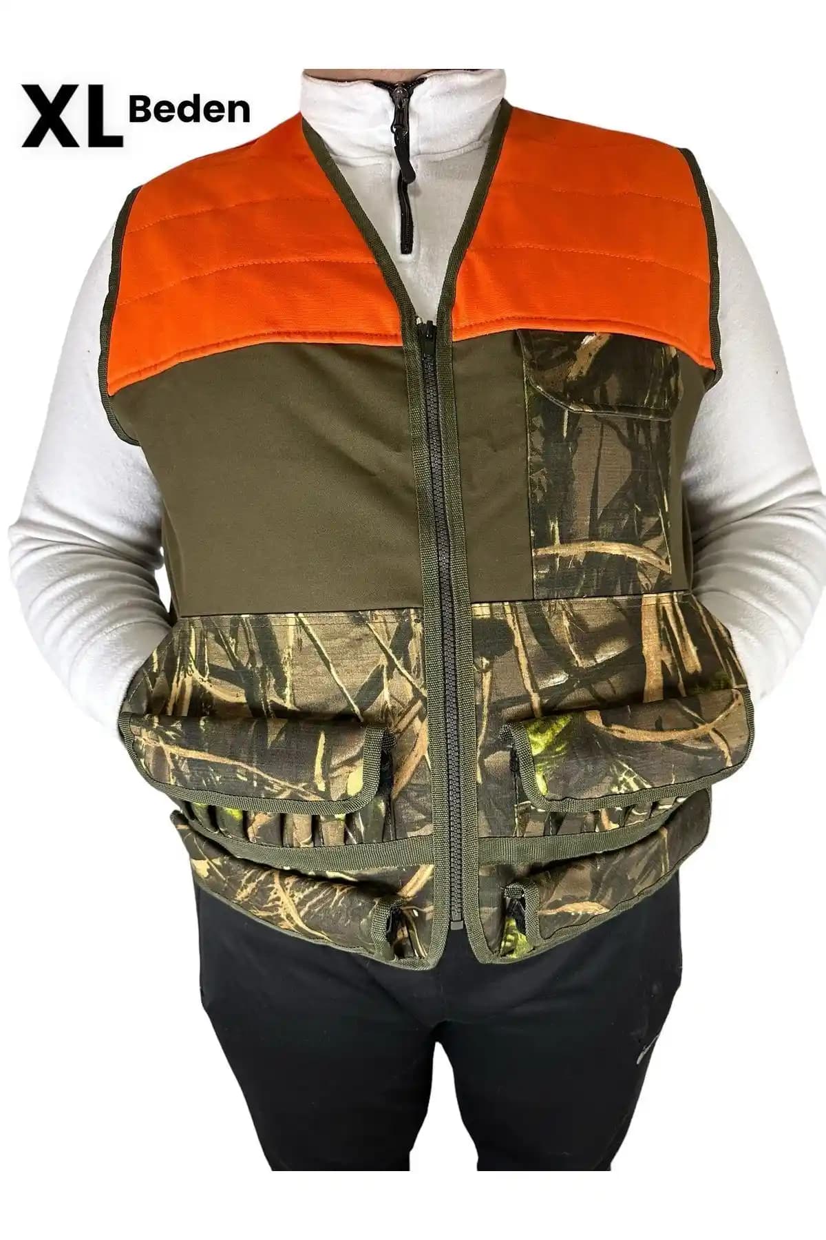 UYĞURCA Avcı Yeleği: 30 Fişek Kapasiteli Gabardin, Su İtici, Haki Zeminde Desenli