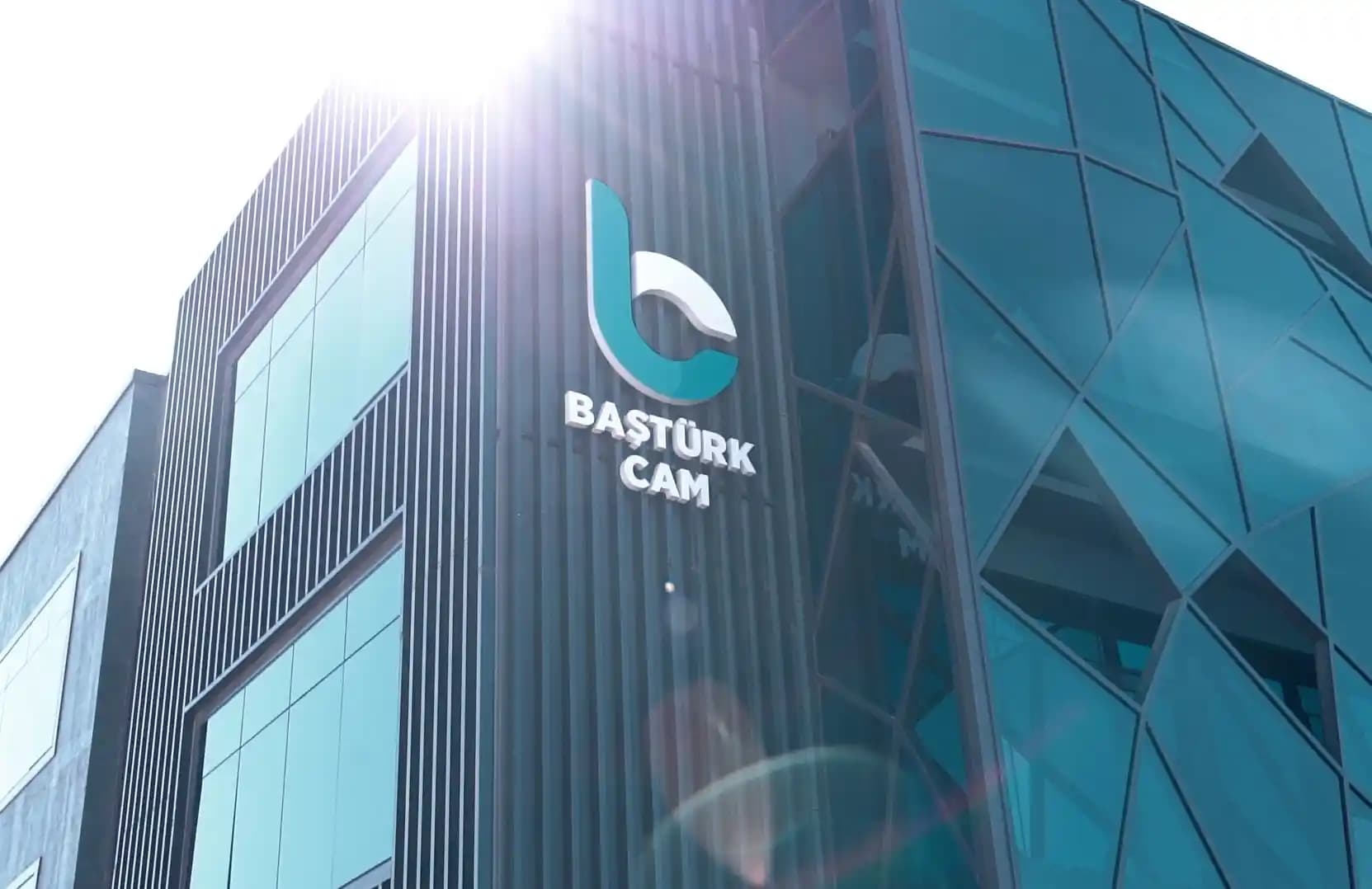 Bostürk Cam Güvenli ve Dayanıklı Cam Çözümleri ile Estetik ve Güvenliği Bir Arada Sunar