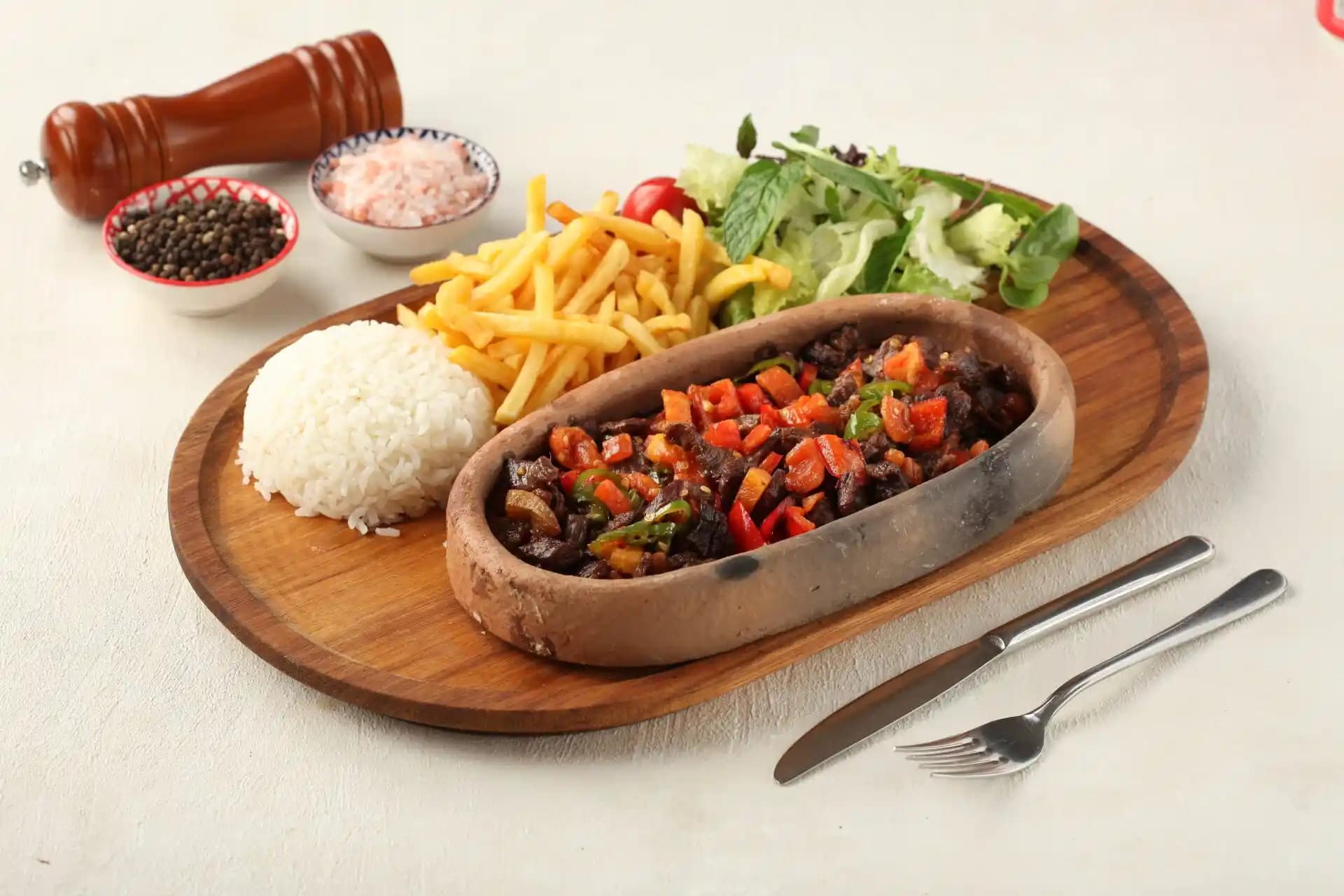 Et Sote: Günümüz Türk Mutfağında Sağlam Bir Yeri Olan Lezzetli ve Besleyici Bir Yemek