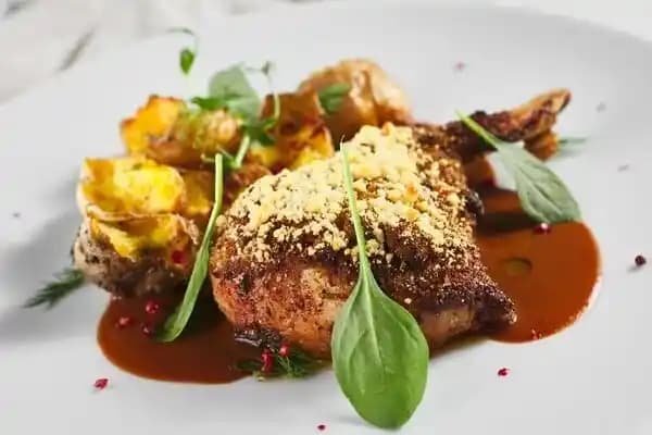 Glace Sos: Tatlılara Lezzet ve Görsel Zenginlik Katan Kremsi Soslar