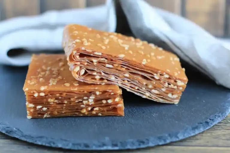 Gümüşhane Pestili: Doğal Malzemelerle Geleneksel Üretim ve Lezzetli Bir Atıştırmalık