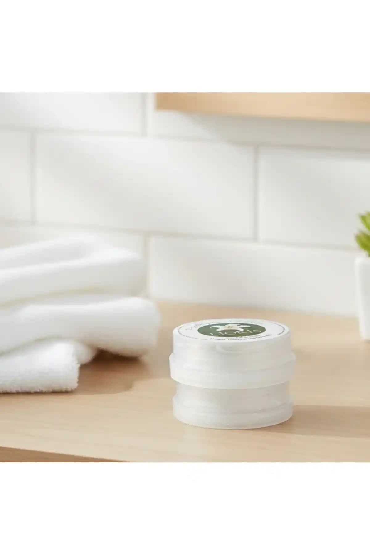 Günlük Hayatta Pratik ve Hijyenik Kullanım İçin Kapaklı Tablet Mendil