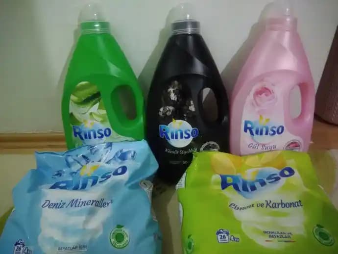 Renkleri Soldurmayan Deterjanlar: Renk Koruma Teknolojisi ve Kullanım İpuçları