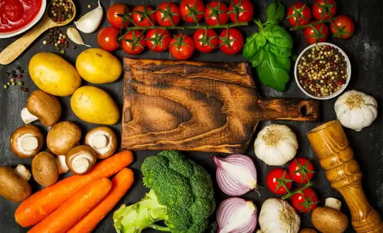 Sindirim Sistemini Destekleyen Yiyecekler ve Sağlıklı Beslenme İpuçları