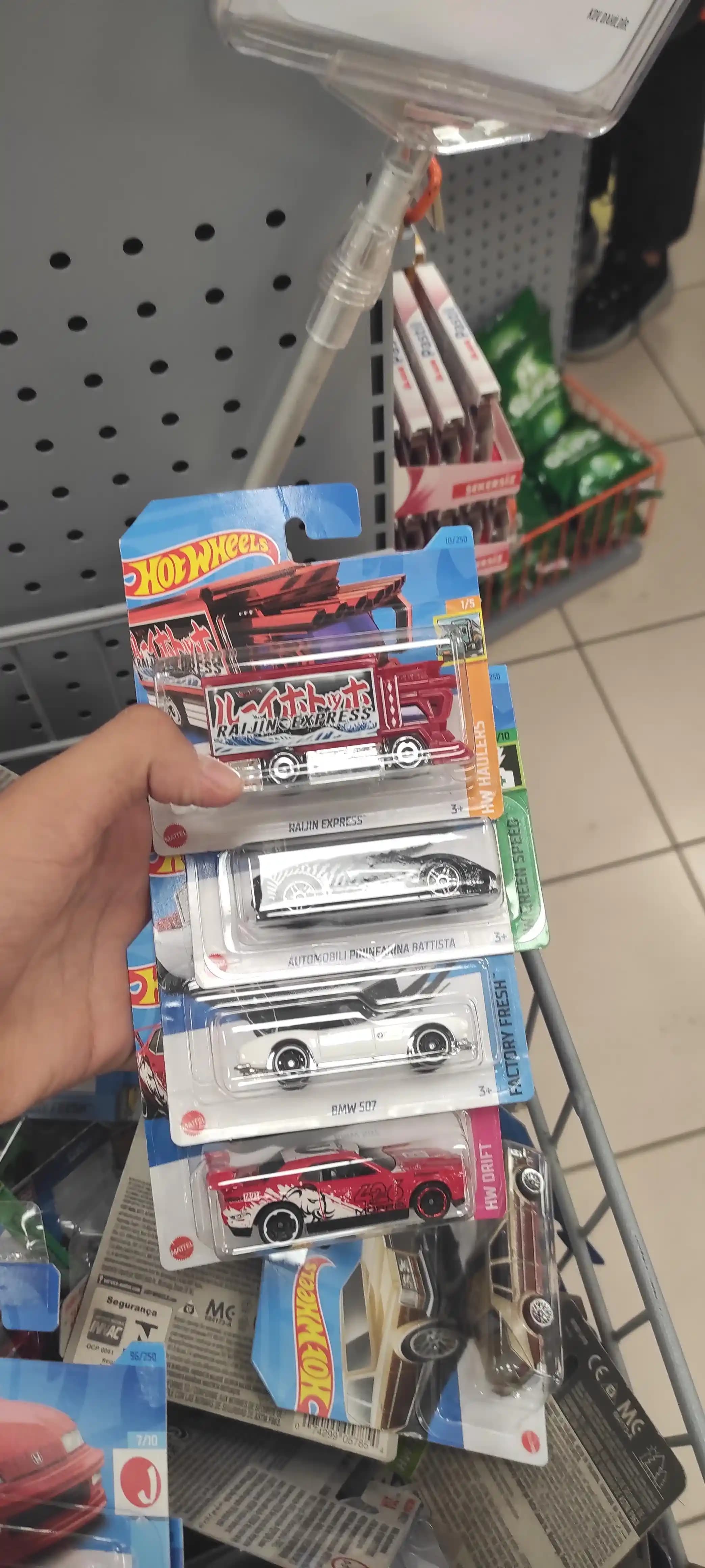 Türkiye'nin Önde Gelen Market Zincirleri Metroport ve Migros'un Genel Özellikleri ve Hizmetleri