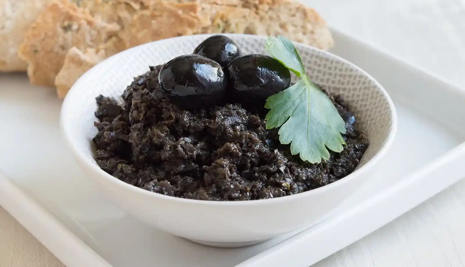 Zeytin Ezmesi Nedir Sağlık ve Lezzet Sunan Doğal Bir Alternatif