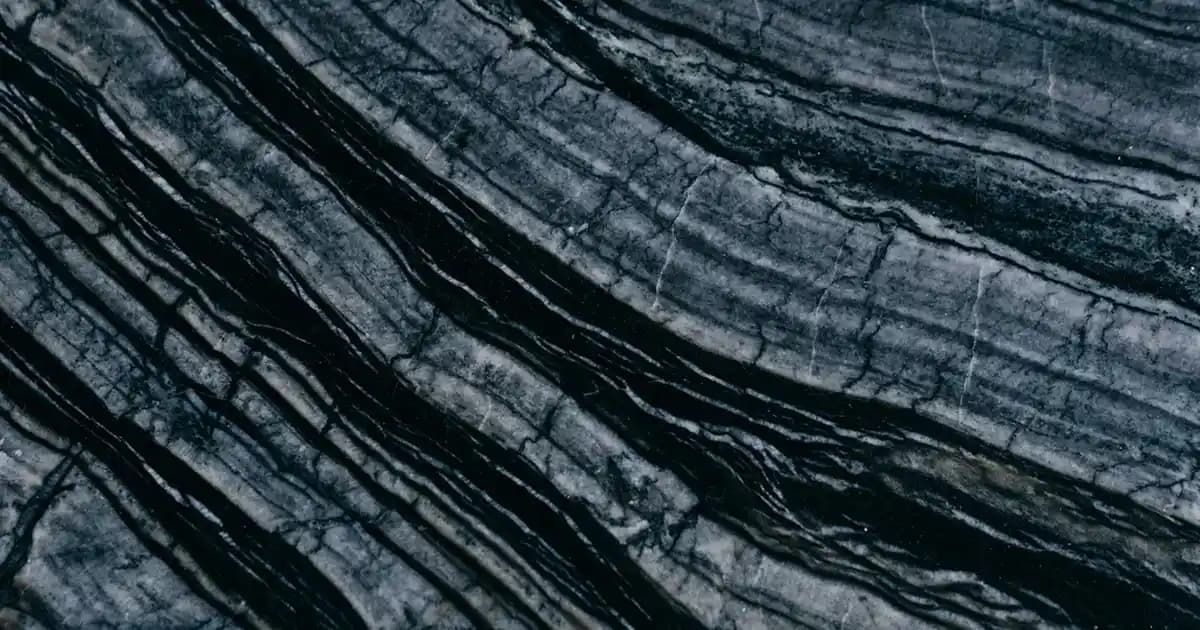 Acı Elma Yağı Nedir? Faydaları, Kullanım Alanları ve Doğal Sağlık Çözümleri