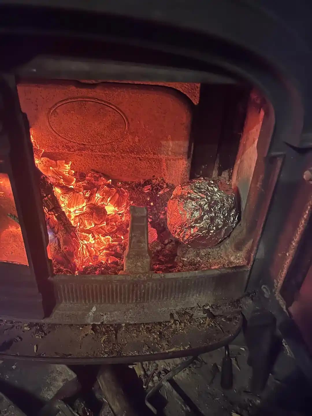 Kış Aylarında Ekonomik Isıtma ve Yemek Pişirme: Odun Sobasında Kabak Kullanımı