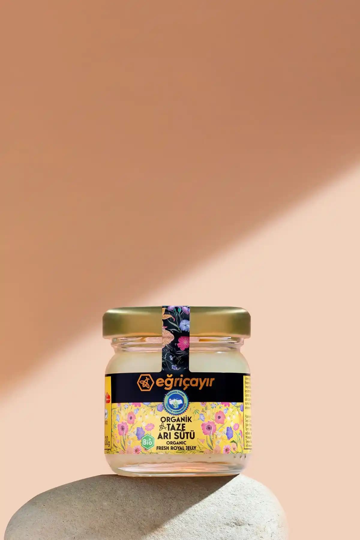 Eğriçayır Arı Sütü Organik ve Taze: Doğal Sağlık Kaynağı ve Bölgesel Özellikler