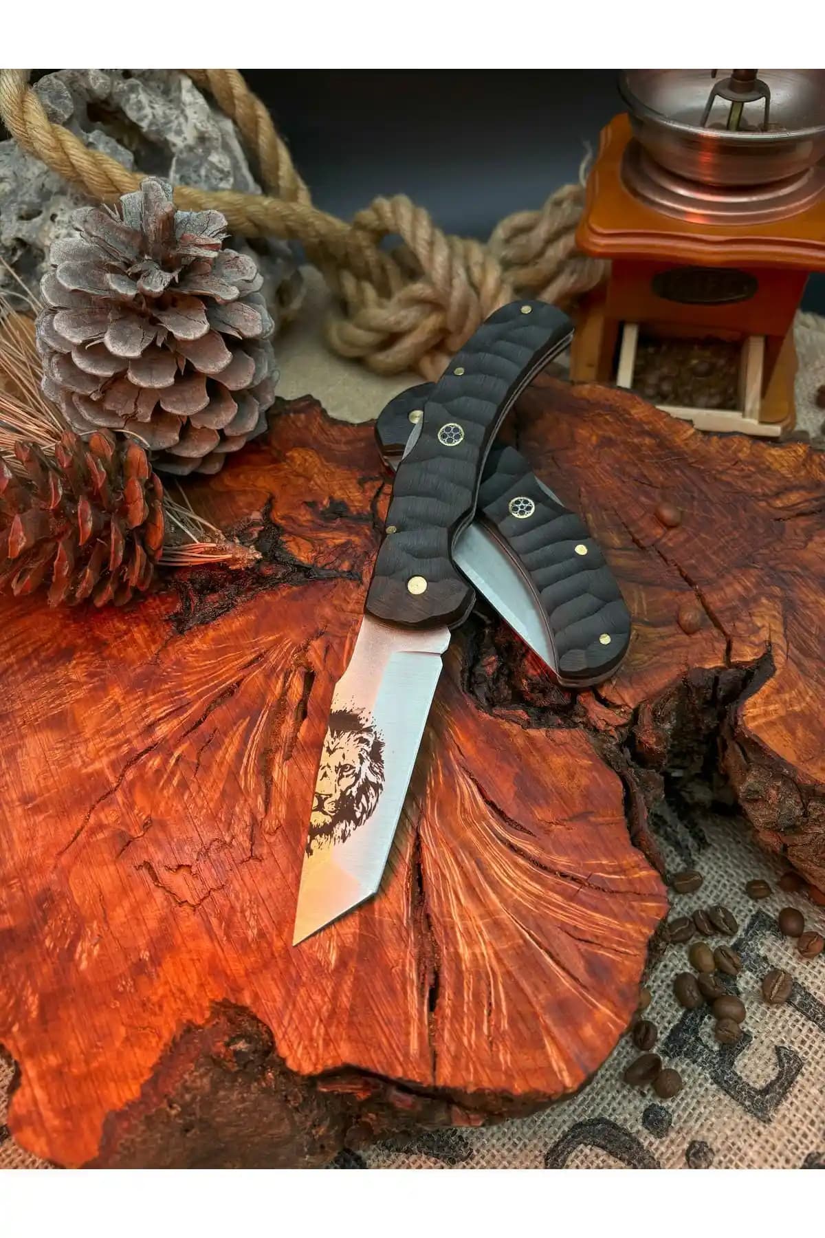 YVZ Katlanır Aslan Tanto Modeli: Dayanıklı ve Estetik Kamp ve Av Bıçağı