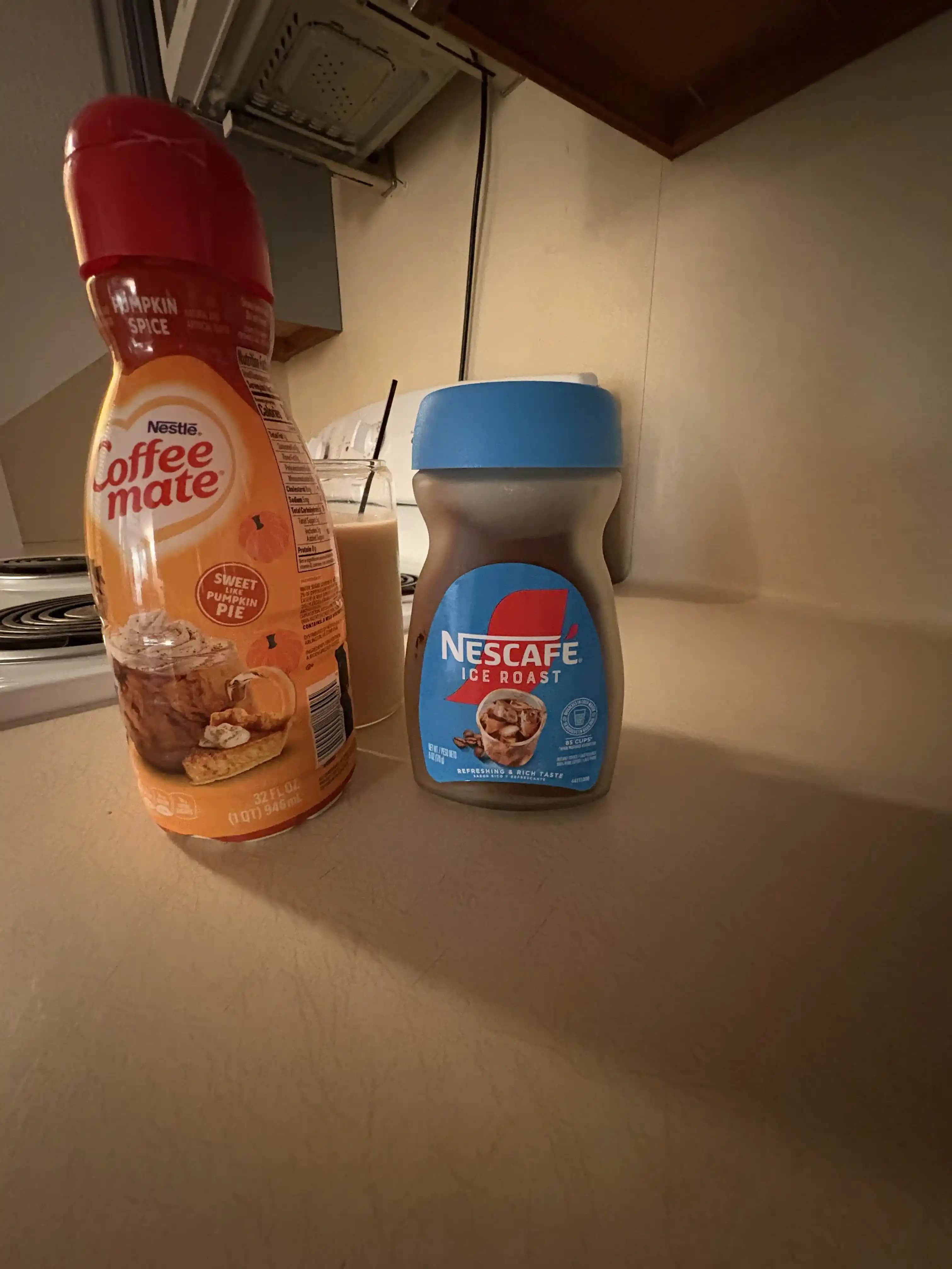 Buzlu Kahve İçin Ekonomik Hazırlama Yöntemleri ve Tasarruf Taktikleri