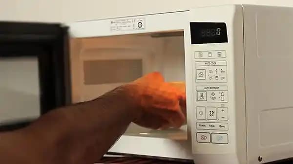 İş Yerinde Soğuk Balık Tüketimi İçin Pratik Tarifler ve Kokuyu Azaltma Yöntemleri