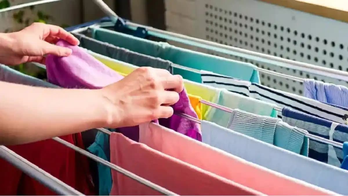 Kış Aylarında Askıda Kurutma Yöntemleri ve Kıyafetlerin Kuruma Süresi