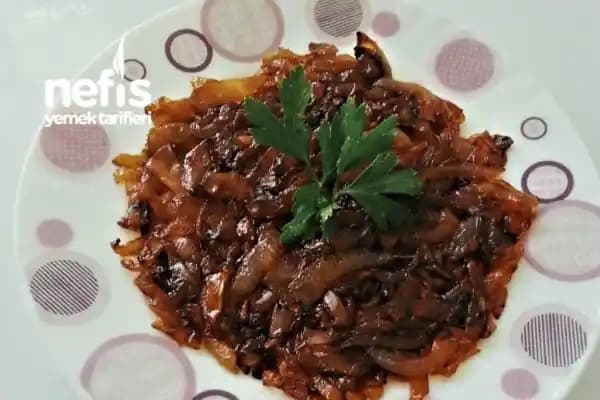 Lübnan Mutfağından Ekonomik ve Sağlıklı Yemek: Karamelize Soğanlı Mujadra Tarifi