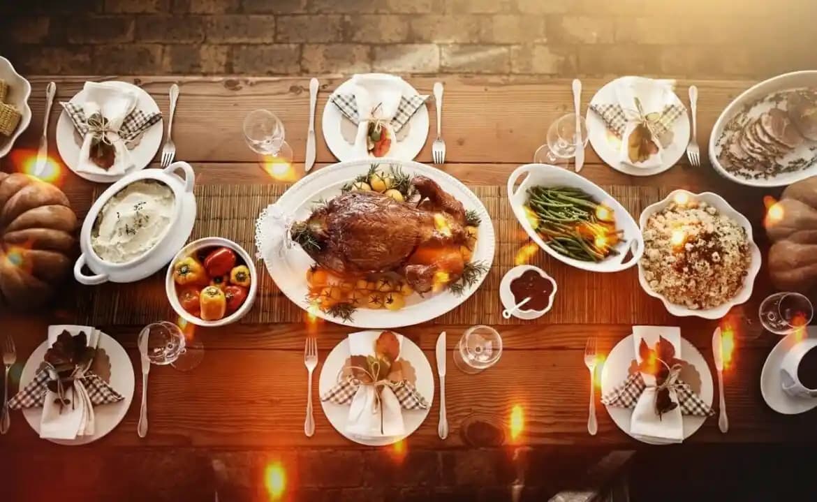 Şükran Günü İndirimlerinde Stoklanması Gereken Temel Gıda ve Mutfak Ürünleri