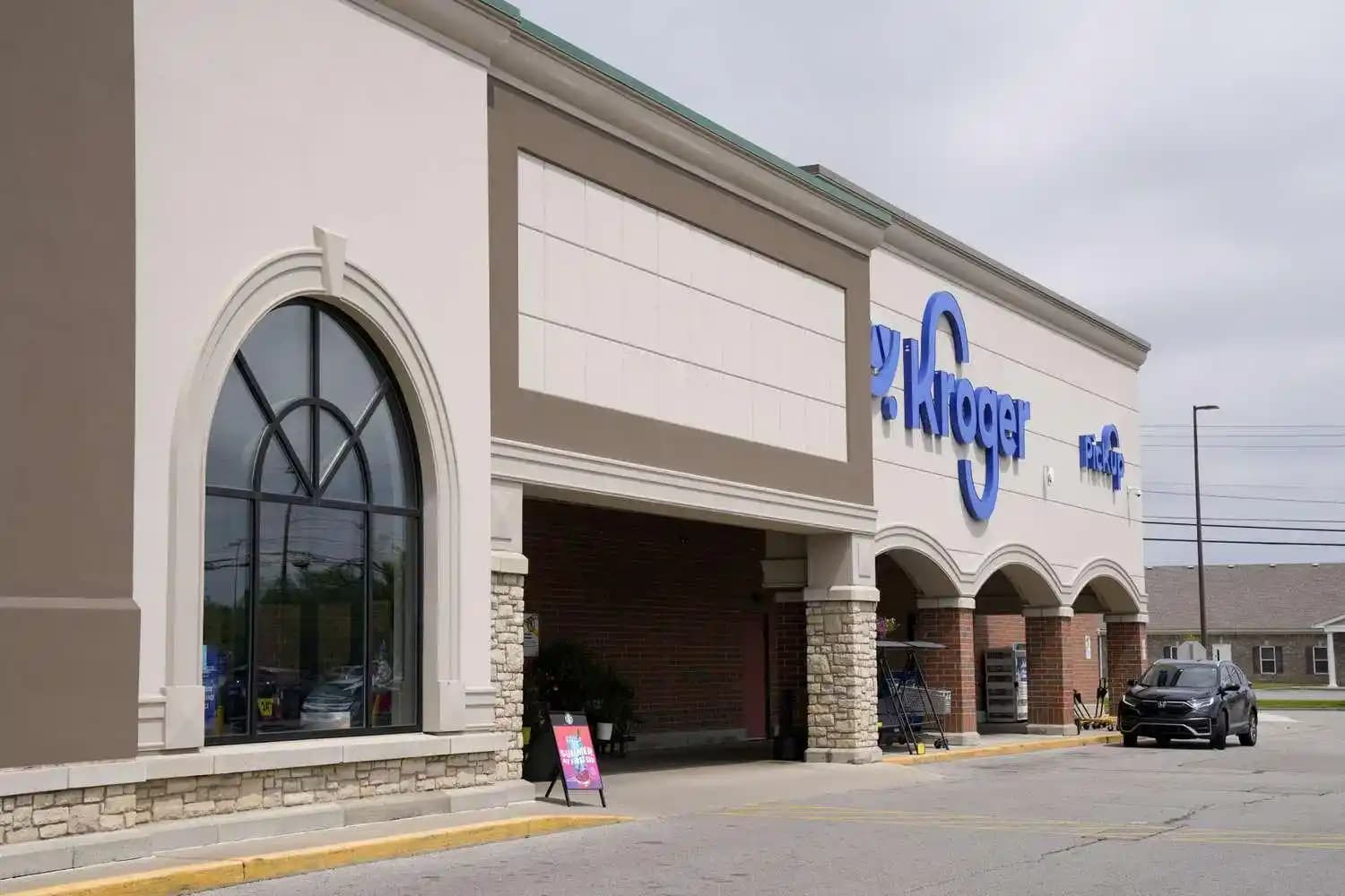 Kroger'ın Kağıt Kuponları Yeniden Kullanıma Sunması ve Tüketici Tepkileri Üzerine Analiz