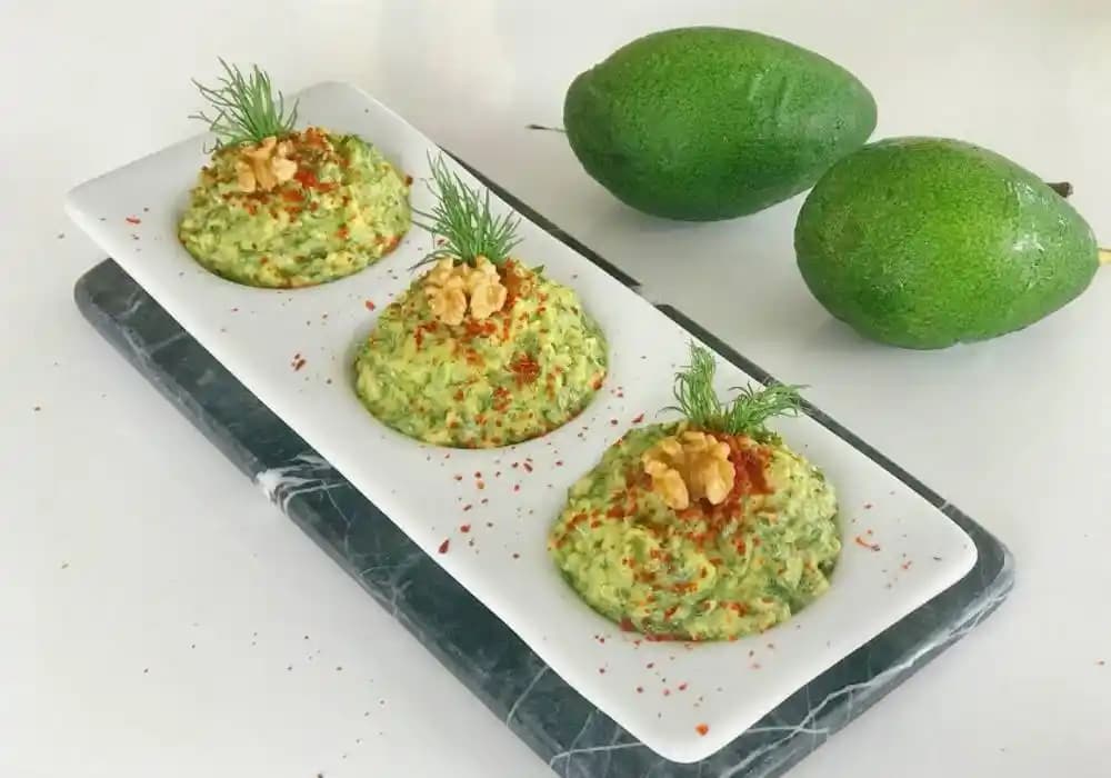 Avokadonun Gastronomik Kullanımı ve Sağlığa Katkıları Üzerine Kapsamlı Bir Analiz