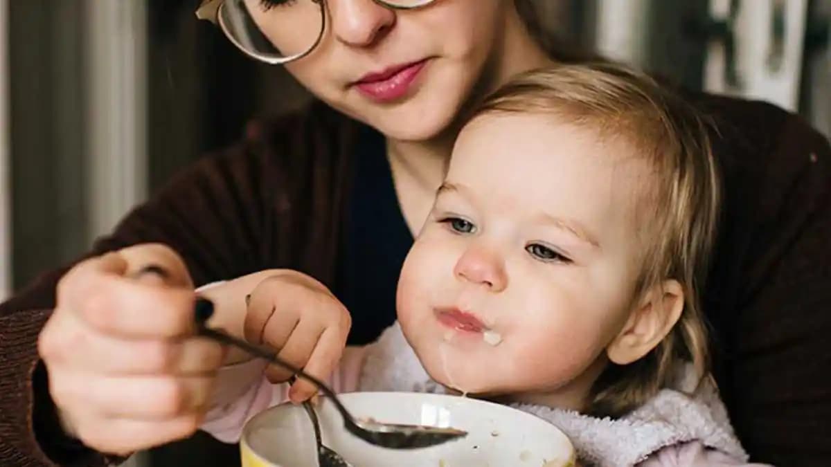 Bebekler İçin Balık Verme Rehberi: Güvenli ve Sağlıklı Beslenme İpuçları