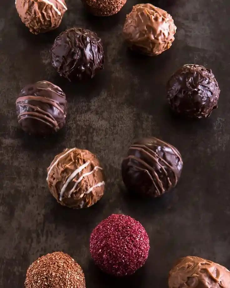 Çikolata Çeşitleri ve Kullanım Alanları: Tatlı Atıştırmalıkların Özellikleri