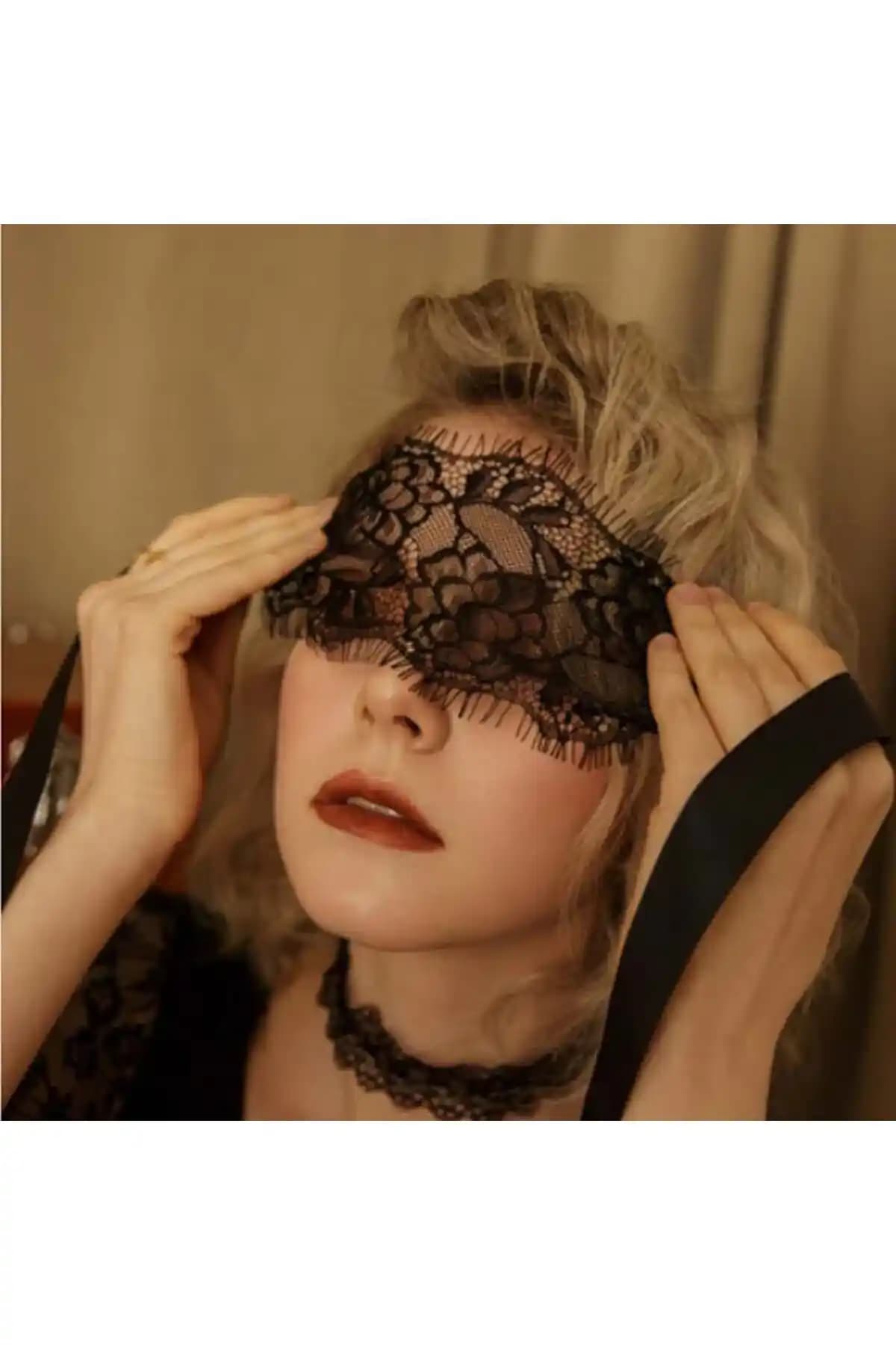 Dantel Detaylı Göz Maskeleri ile Estetik Görünüm ve Yüz Estetiğine Katkı