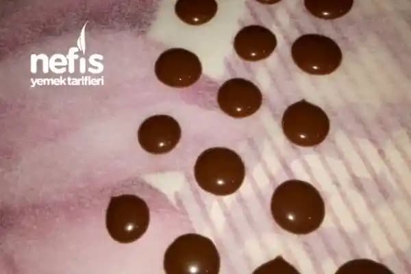 Evde Kullanıma Uygun Sütlü Damla Çikolata: Lezzet ve Kullanım Kolaylığını Sunan Ürünler