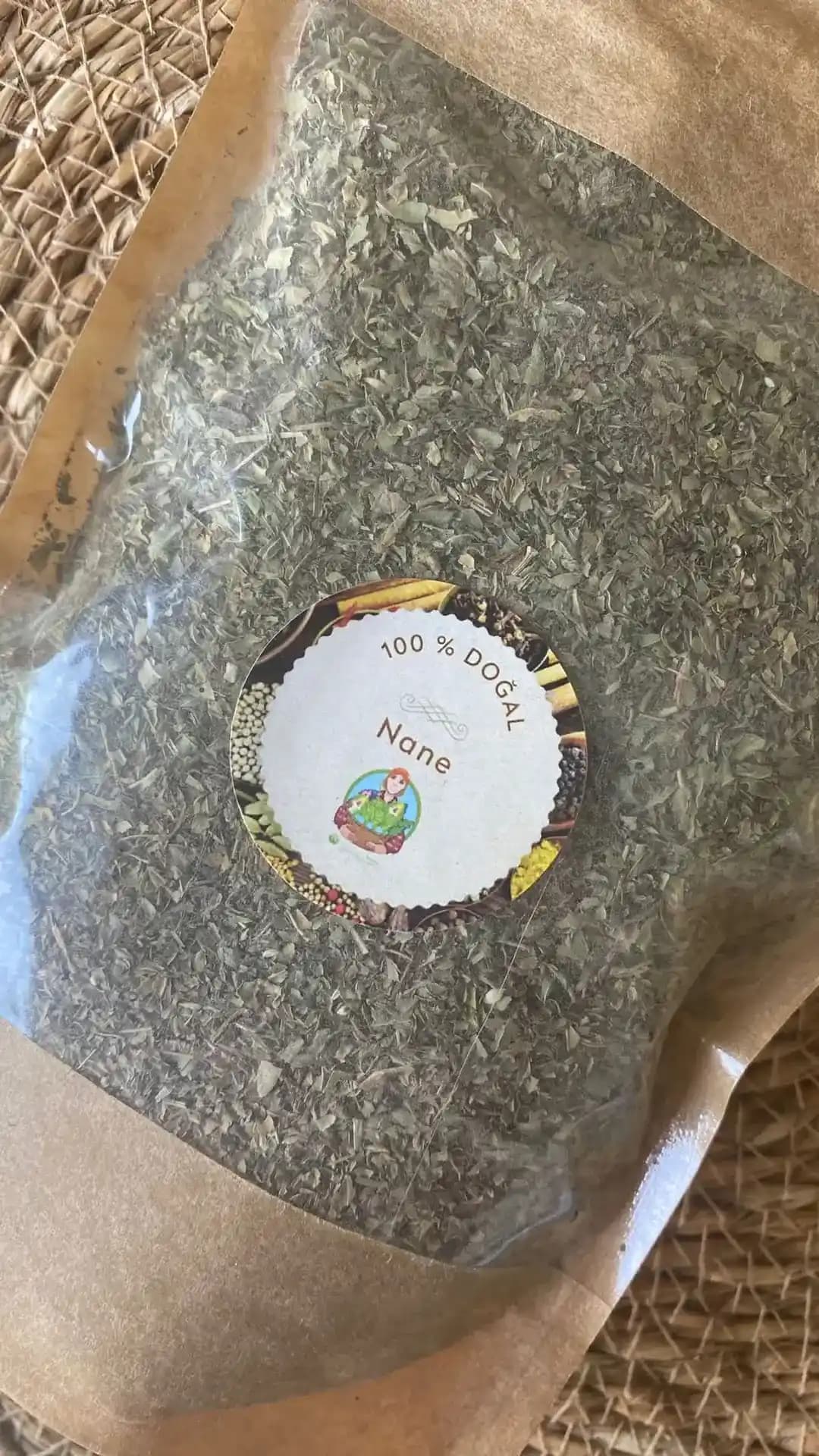 Evde Kuru Nane Yapımı ve Saklama Yöntemleriyle Doğal Lezzetler Yaratın