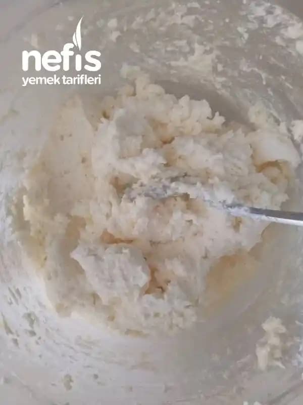 Evde Tuzlu Tereyağı Yapımı: Doğal ve Lezzetli Tariflerle Kendin Yap