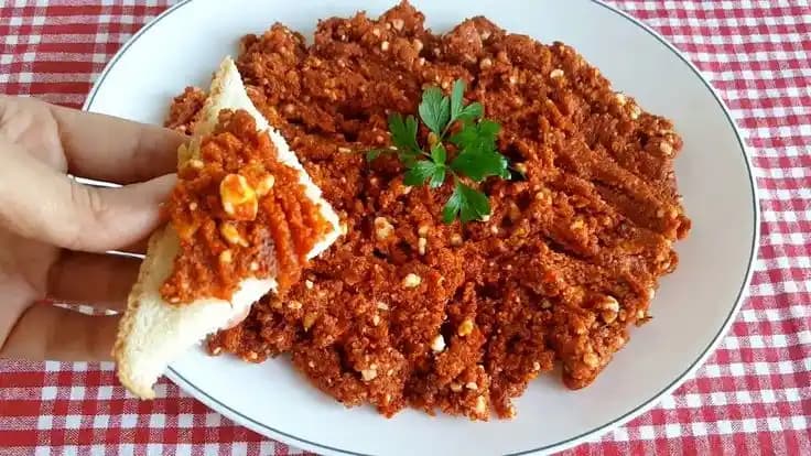 Ezme Çeşitleri ve Kahvaltılık Lezzetler: Farklı Tarifler ve Sağlıklı Alternatifler