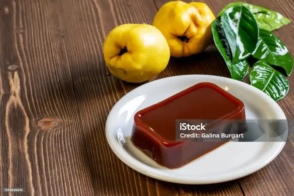 Geleneksel Sağlıklı Ayva Meyvesi: Doğal Şifa Kaynağı ve Faydaları