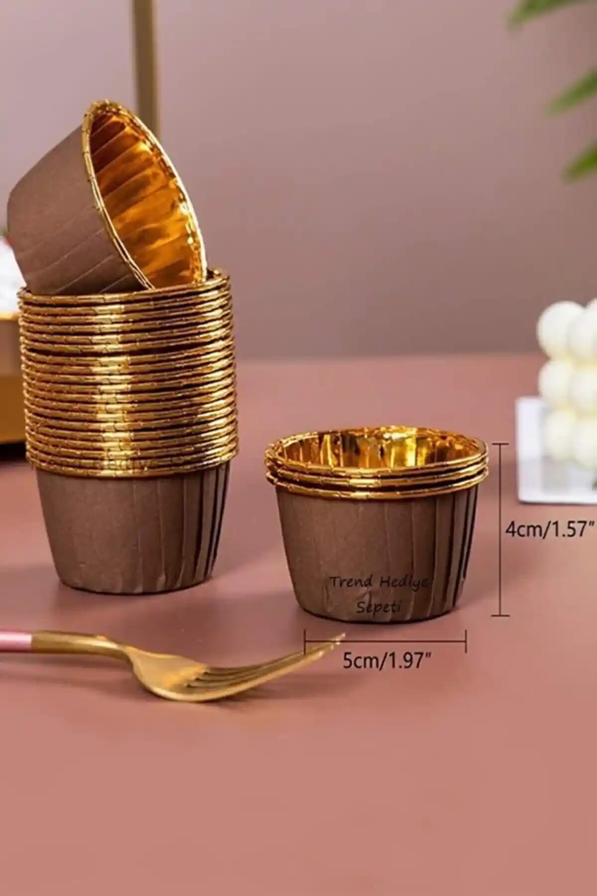 Gold Kahverengi Kek ve Muffin Kalıbı: Dayanıklı ve Estetik Mutfak Gereçleri
