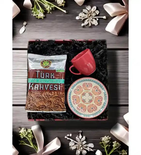 Kahve Dünyası'nın Karışık Aromalı Hediye Kahvesi: Lezzet ve Sunumda Yenilikçi Seçenekler