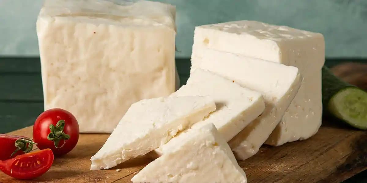 Kaliteli ve Lezzetli Peynir Seçenekleri: Dikkat Edilmesi Gerekenler ve En İyi Türler