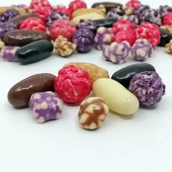 Meyve Aromalı Ferahlatıcı Drajeler: Sağlıklı ve Serinletici Alternatifler