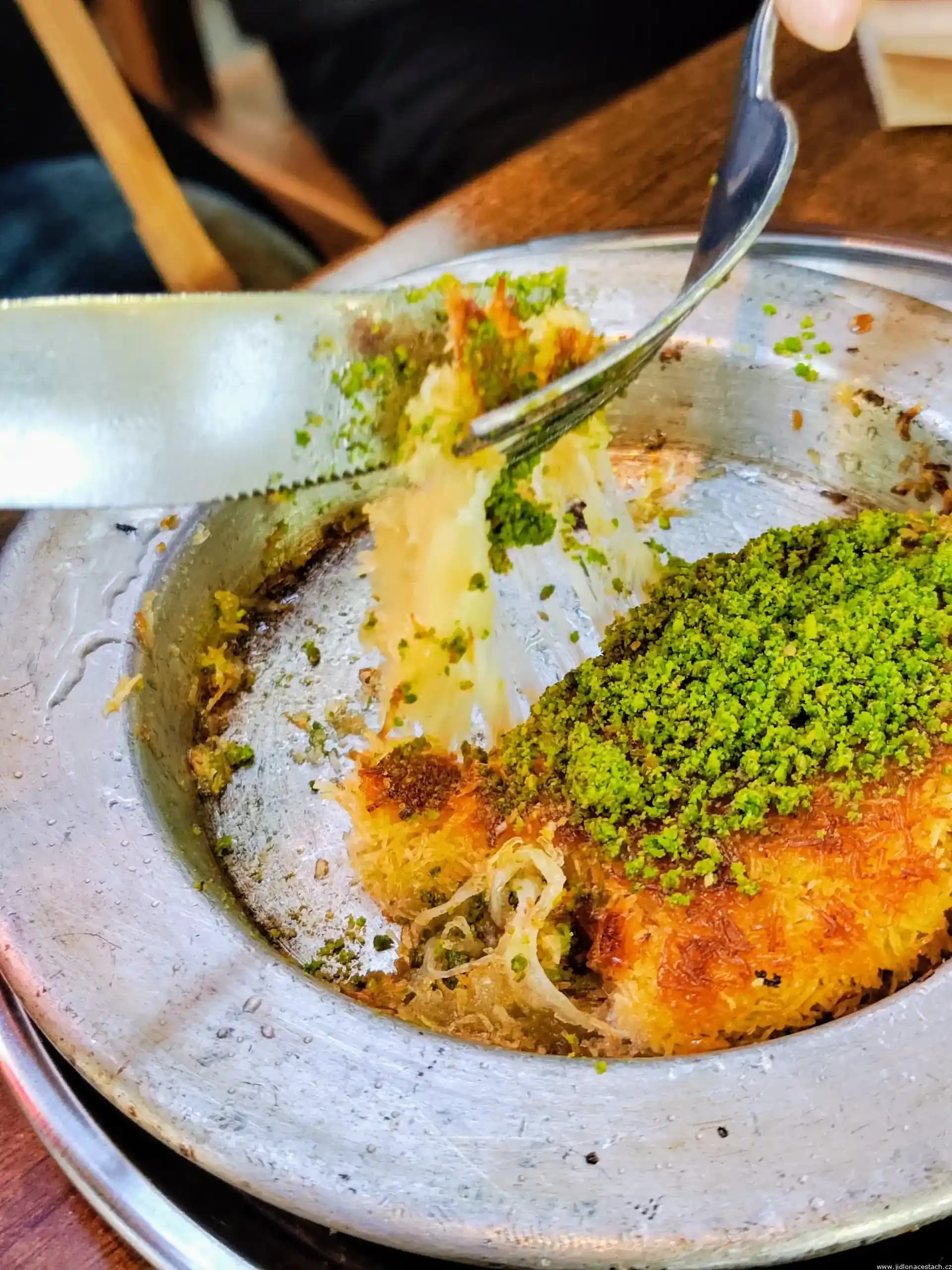 Migros'ta Geleneksel Künefe Seçenekleri ve Özellikleri Hakkında Detaylı Bilgi