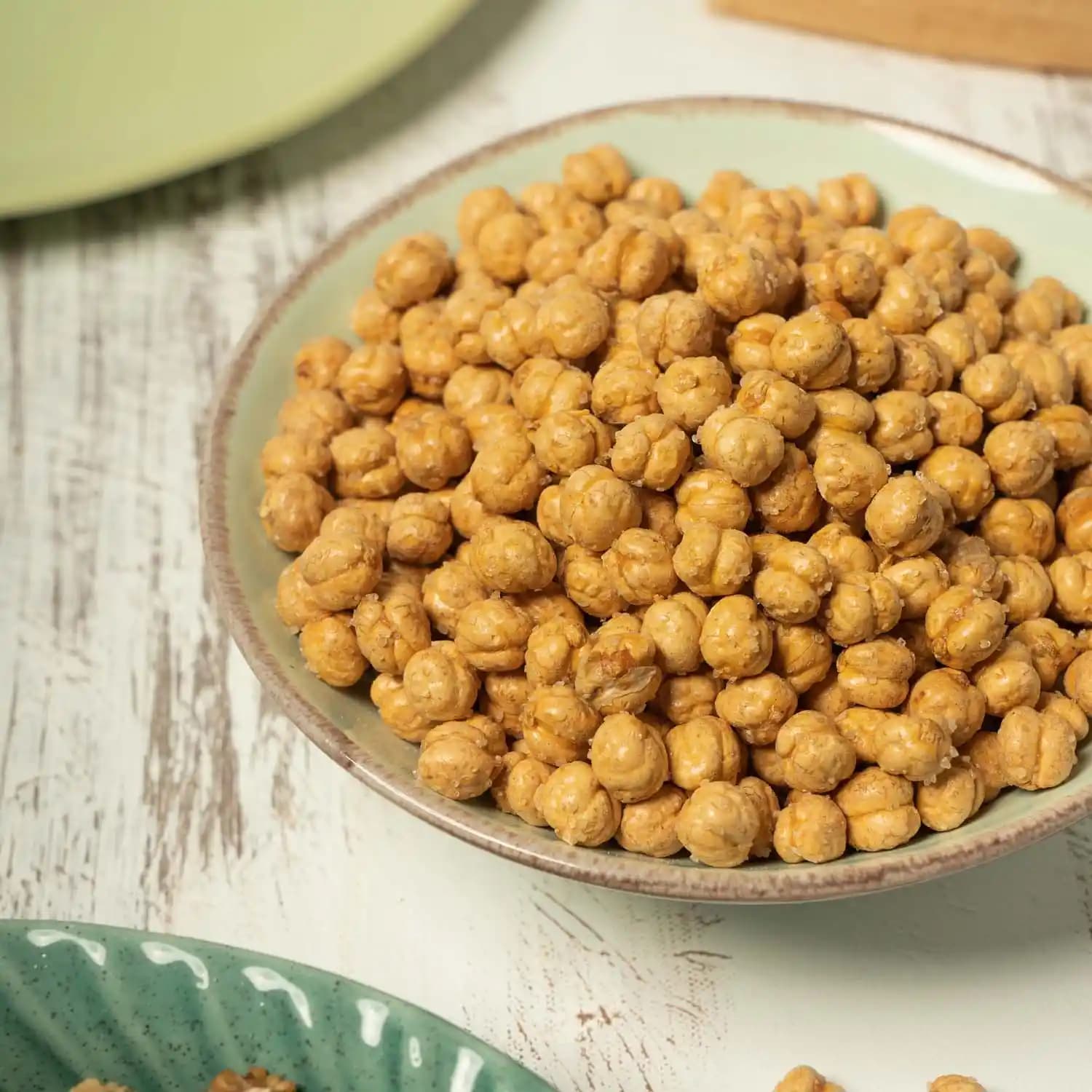 Sağlıklı ve Lezzetli Atıştırmalıklar: Kuruyemiş ve Leblebi Çeşitleri ve Faydaları