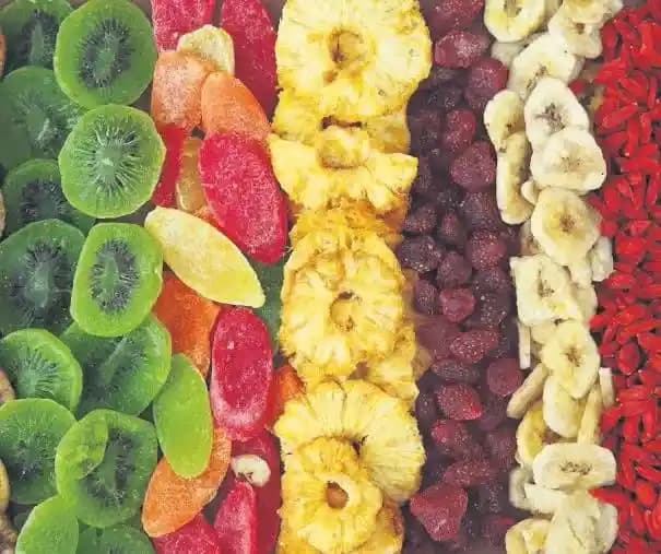 Sağlıklı ve Lezzetli Kuru Meyve Atıştırmalıkları: Çeşitleri ve Faydaları