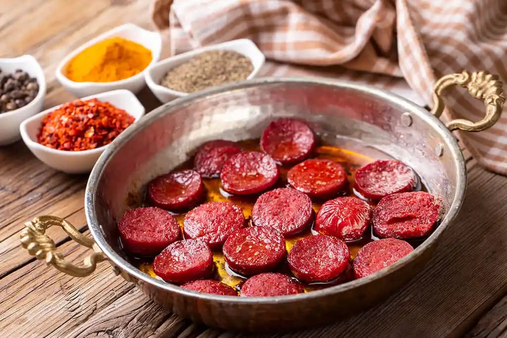 Sucuk Alırken Dikkat Edilmesi Gereken Temel Kriterler ve Sağlıklı Seçim İpuçları