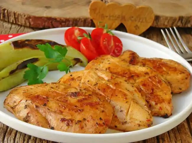 Tavuk Göğsü Tüketiminde Ideal Gramaj ve Sağlıklı Porsiyon Önerileri