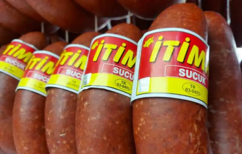 Yerli Sucuk Markaları ve Tüketici Tercihleri: Kalite, Sağlık ve Piyasa Eğilimleri