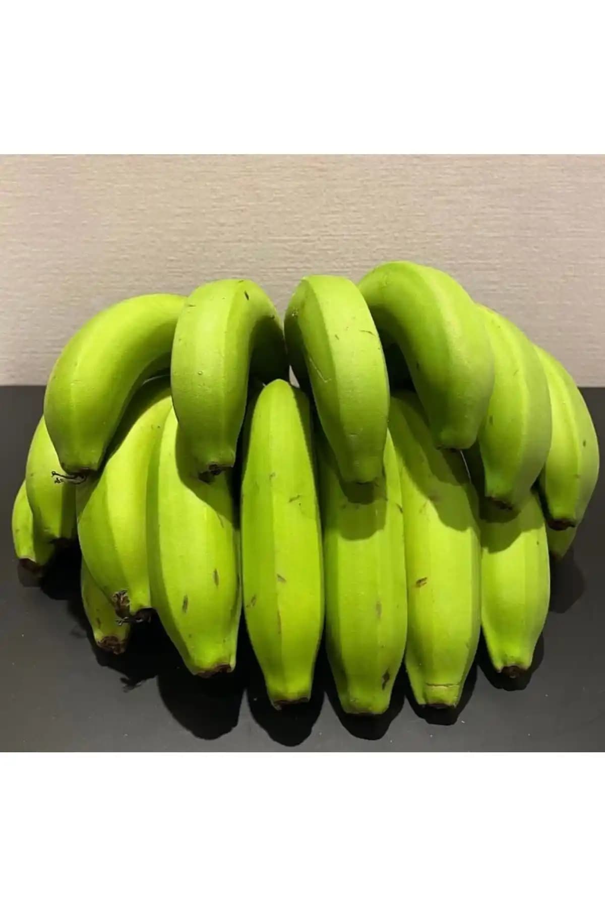 ADKTROPİKAL 1 KG Yeşil Anamur Muza: Doğal Lezzet ve Tazeliğin Sağlıklı Buluşması