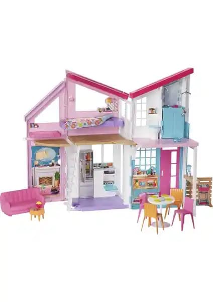 Barbie'nin Malibu Evi FXG57: Çok Katlı, Dönüşüm Özellikli Kapsamlı Bebek Evi