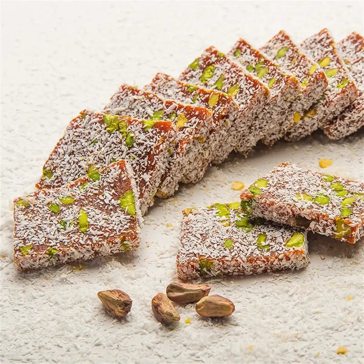 Antep Fıstıklı Cezerye: Geleneksel Türk Tatlılarının En Güzel Örneklerinden Biri