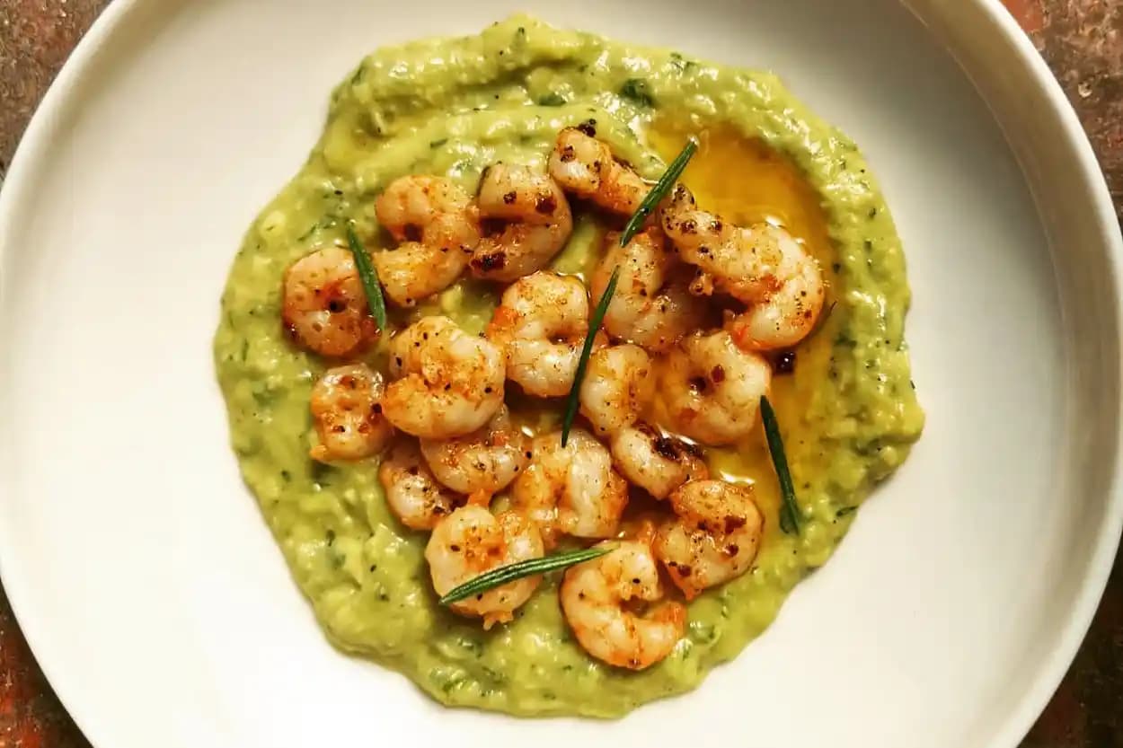 Avokadolu Karides Tarifi: Sağlıklı ve Lezzetli Bir Alternatif (75-90 karakter)